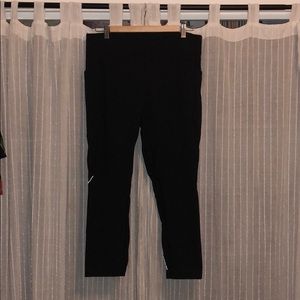 Lululemon “final lap crop” leggings